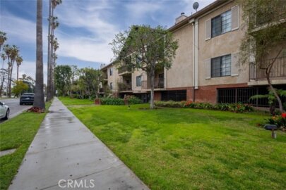 17522 Sherman Way #202 Photo