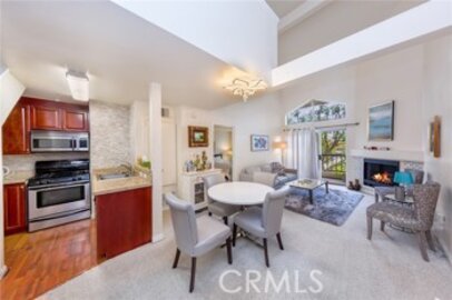 Marvelous Newly Listed The Met Condominium Located at 5515 Canoga Avenue #305