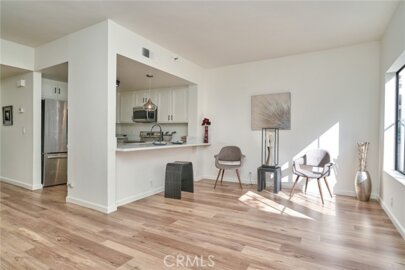 720 W 4th #305 Photo