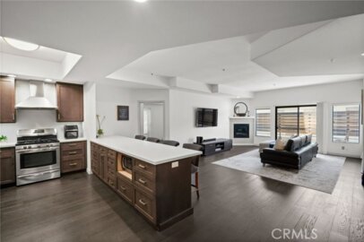 4477 Woodman Avenue Photo