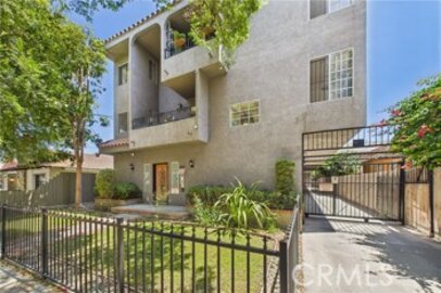 Beautiful Newly Listed Ohio Manor Condominium Located at 1200 Ohio Avenue #6