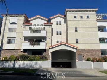 Elegant Newly Listed Elmwood Villa Condominium Located at 4733 Elmwood