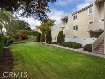 Splendid Newly Listed West Bluff Hills Condominium Located at 6907 Quail Place #F