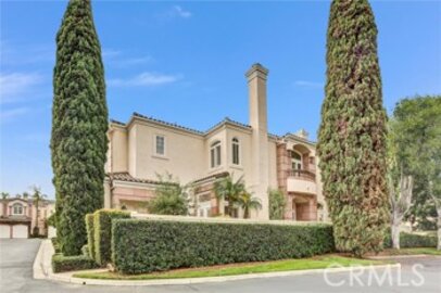 This Gorgeous Casabella Townhouse, Located at 5190 Renaissance, is Back on the Market