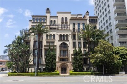 Charming Newly Listed Venezia Condominium Located at 10795 Wilshire Boulevard #402