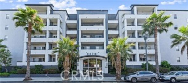 Splendid Newly Listed 838 Pine Condominium Located at 838 Pine Avenue #111