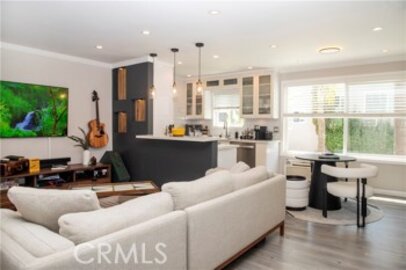 Impressive Newly Listed Larrabee Spa Condominium Located at 972 Larrabee Street #119