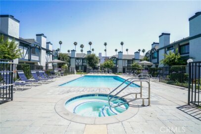 19231 Sherman Way #25 Photo