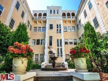 Marvelous Miramonte Terrace Condominium Located at 3400 San Marino Street #R was Just Sold