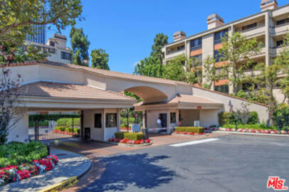 Phenomenal Park Place Condominium Located at 2112 Century Park Lane #103 was Just Sold