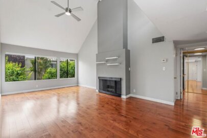 950 N Kings Road #324 Photo