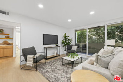 Terrific Kingswood North Condominium Located at 1025 N Kings Road #113 was Just Sold