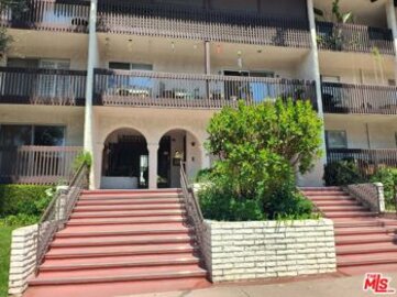 Amazing Encino Villas Condominium Located at 5334 N Lindley Avenue #303 was Just Sold