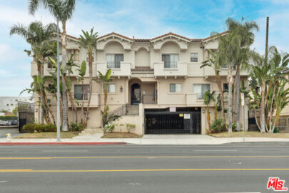 7124 Woodman Avenue #3 Photo
