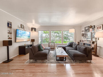 1528 Yale Street #3 Photo