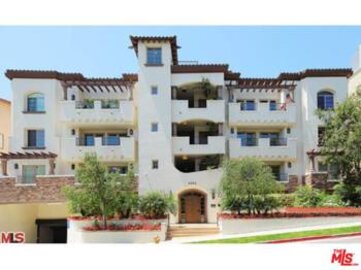 Impressive Westwood Fairburn Condominium Located at 1821 Fairburn Avenue #301 was Just Sold