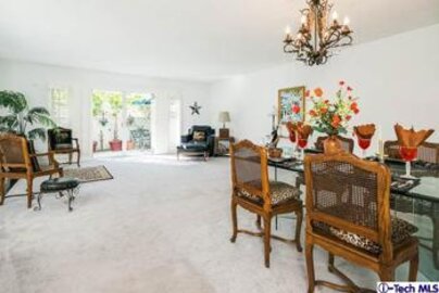 Fabulous 1045 S Orange Grove Blvd Townhouse Located at 1045 S Orange Grove Boulevard #4 was Just Sold