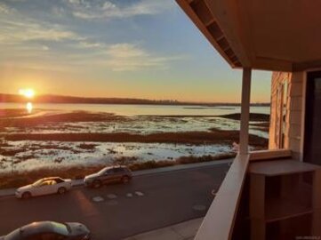 Outstanding Venice Park Condominium Located at 3955 Honeycutt Street #201 was Just Sold