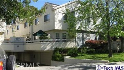 Marvelous Glenwood Terrace Townhouse Located at 515 Glenwood Road #102 was Just Sold