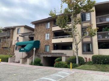 Beautiful Newly Listed Boardwalk Condominium Located at 8870 Villa La Jolla Drive #210