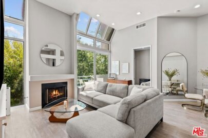 5151 Balboa Boulevard #303 Photo