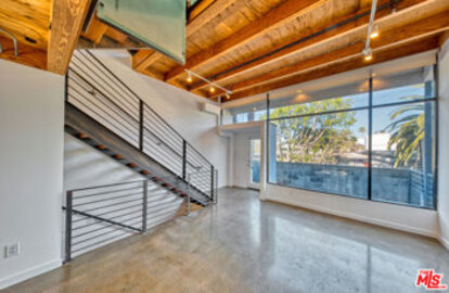 Splendid Newly Listed Electric Avenue Lofts Condominium Located at 1113 Electric Avenue #6