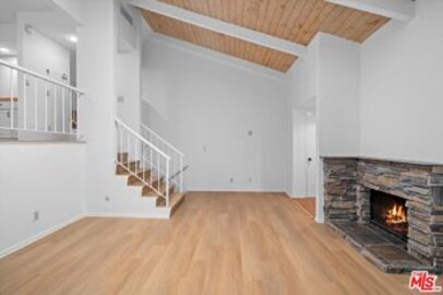 Charming Newly Listed Studio Village Condominium Located at 11732 Moorpark Street #I