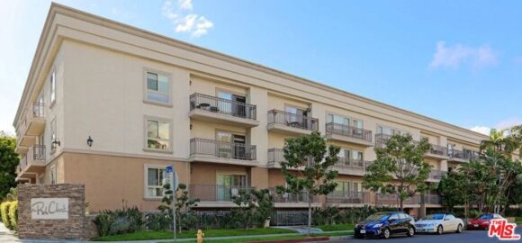 141 S Clark Drive #323 Photo