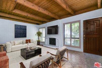 10126 Reseda Boulevard #112 Photo