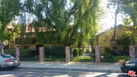 Extraordinary Peppertree Condominium Located at 7320 Corbin Avenue #J was Just Sold