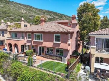 Delightful Westridge Condominium Located at 1462 Clearview Way was Just Sold