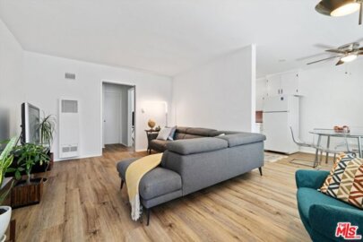 819 E 4th Street #15 Photo