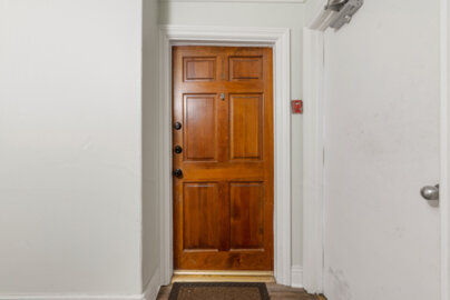 18307 Burbank Boulevard #118 Photo