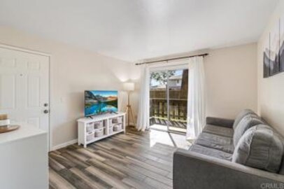 Beautiful White Oak Estates Condominium Located at 2528 White Oak Place #5 was Just Sold