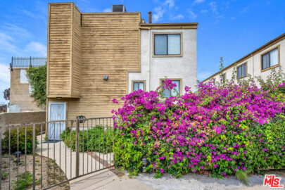 14715 Saticoy Street #17 Photo