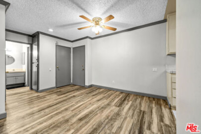 5460 White Oak Avenue #B103 Photo