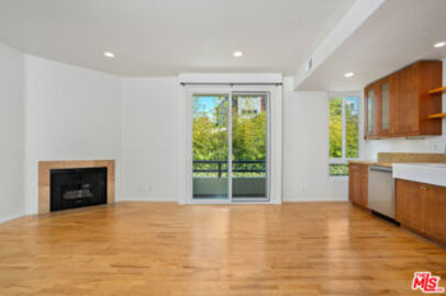 Stunning Newly Listed 4567 Lexington Condominium Located at 4567 Lexington Avenue #106