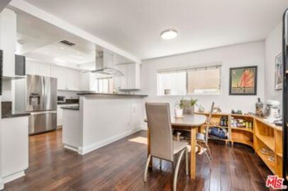 Amazing Tarzana Gardens Townhouse Located at 18550 Hatteras Street #32 was Just Sold