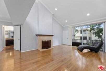 Impressive Newly Listed Park Encino Condominium Located at 5325 Newcastle Avenue #338