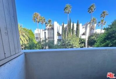 Delightful Montana Terrace Condominium Located at 11645 Montana Avenue #102 was Just Sold