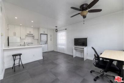 Stunning Las Palmas Condominium Located at 23325 La Crescenta #D was Just Sold