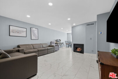 8024 Via Pompeii Photo