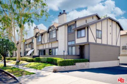 Impressive Kingston Townhomes East Condominium Located at 19230 Wyandotte Street #3 was Just Sold