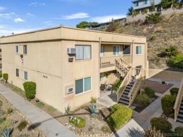 Stunning Mesa Greens Condominium Located at 6714 University Avenue was Just Sold