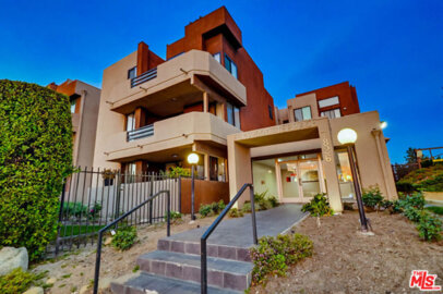 7826 Topanga Canyon Boulevard #201 Photo