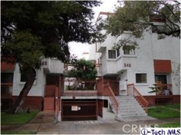 Beautiful Glendale Acacia Condominium Located at 345 W Acacia #9 was Just Sold