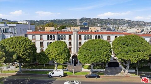 9249 Burton Way #406 Photo