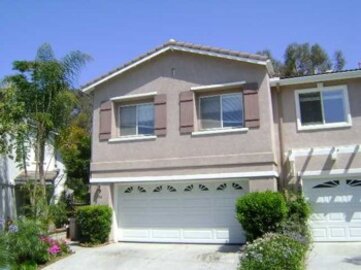 Outstanding Ivey Pointe Townhouse Located at 584 Dakota was Just Sold