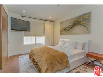 Lovely 930 N Doheny Condominium Located at 930 N Doheny Drive #412 was Just Sold