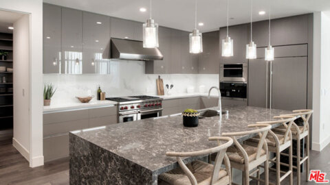 425 N Palm Drive #402 Photo